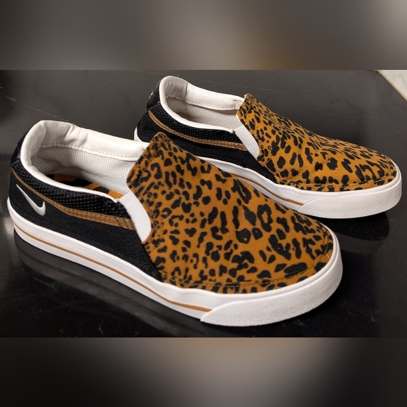 Nike Women's Court Legacy Leopard Print Slip-on Sneakers Size 6 MSRP $70 - Picture 8 of 11